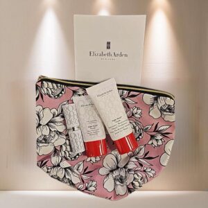 LOT 413 - Elizabeth Arden Bag & Creams