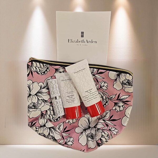 LOT 413 - Elizabeth Arden Bag & Creams